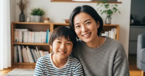笑顔の母と息子